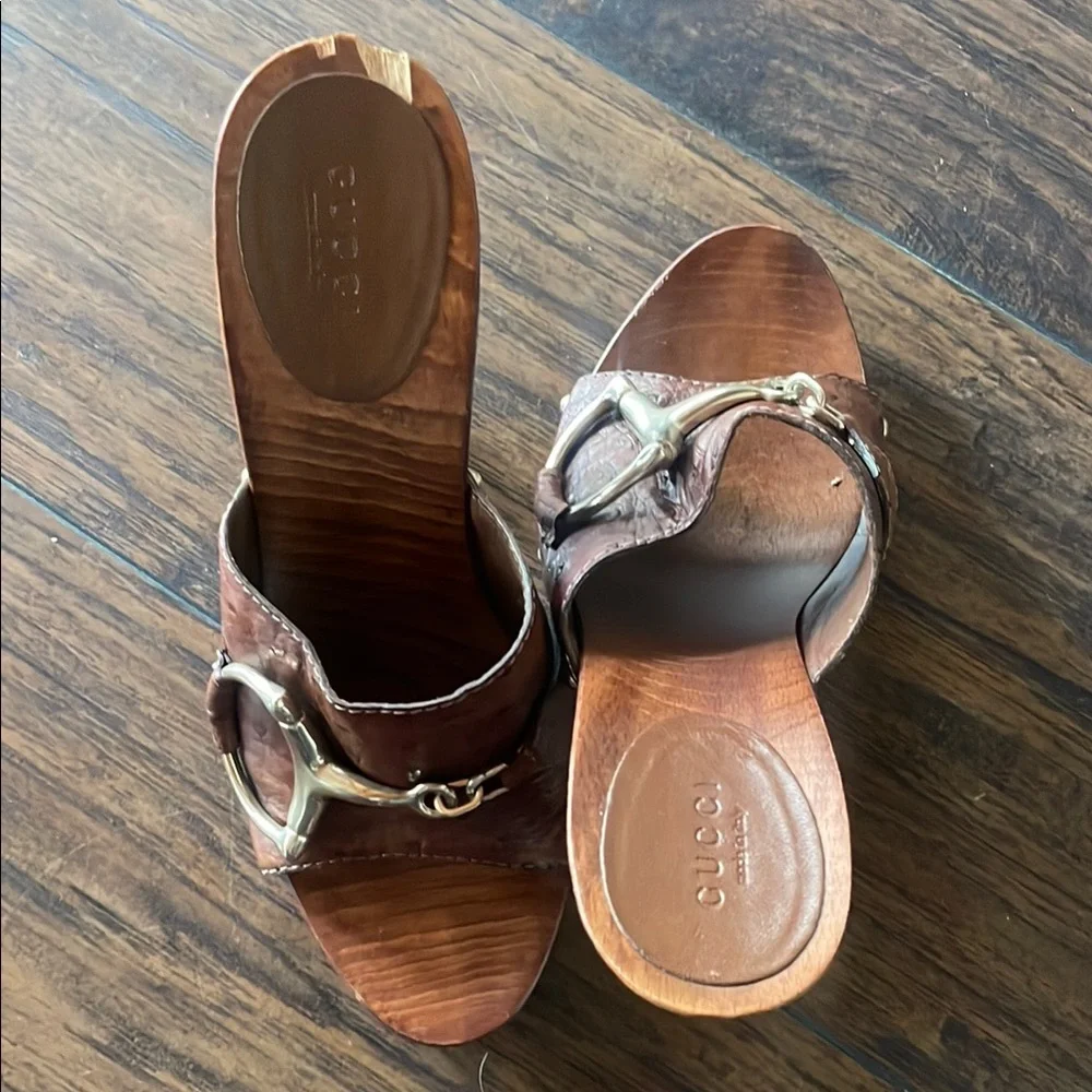 Gucci Brown High-Heeled Mule Sandals with Studs - Picture 5 of 7